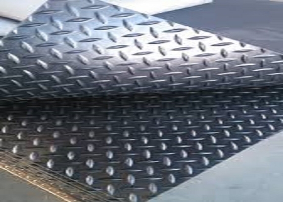 China Tamaño de encargo de la placa a cuadros de aluminio labrable 3003 6061 para el piso de la refrigeración proveedor