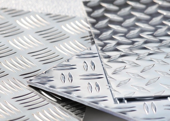 China De aluminio de Diamond Pattern Aluminium Flooring Sheet grabada en relieve platean 3003 5052 6061 proveedor