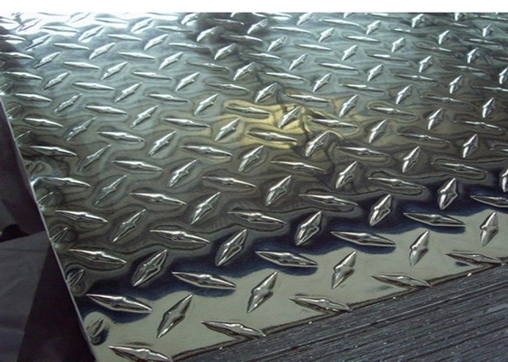 China Placa de aluminio 1050 de la pisada de la barra a cuadros de la placa 5 de ASTM A786 1060 1100 3003 3105 5052 proveedor