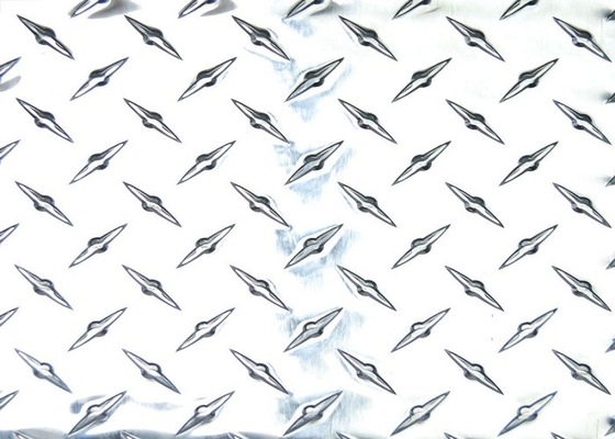 China placa de aluminio de 4x8 Diamond Plate Customized 1050 de aluminio para el piso proveedor