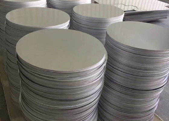 China El disco redondo de aluminio 1100 de la baja densidad 1050, a presión los espacios en blanco de aluminio del círculo de la fundición proveedor