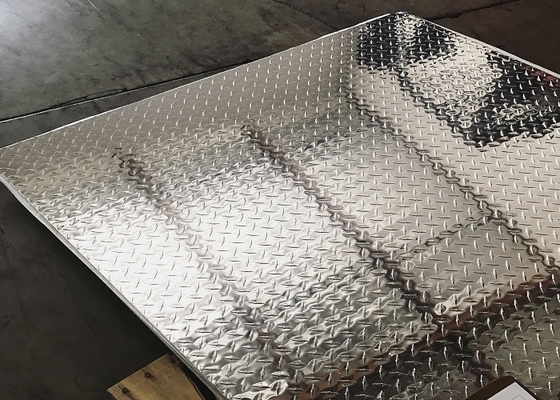 China 3003 5052 placas/la hoja de aluminio del final altamente de la pisada de escalera brillante para la cubierta caminan proveedor